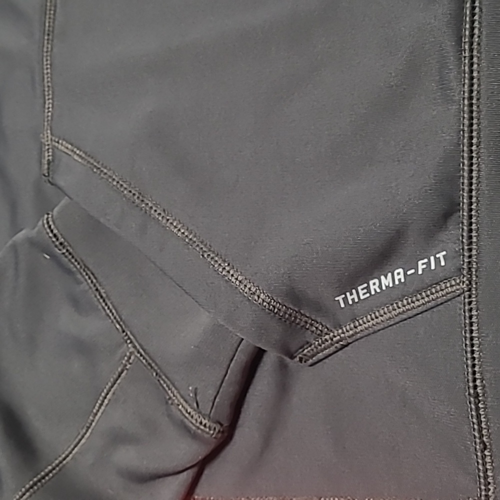 WOMEN'S NIKE THERMA-FIT PULLOVER - Picture 2 of 10